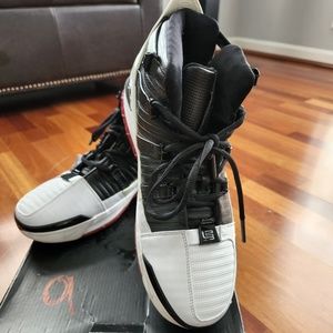 Men's Zoom LeBron III - White/Black/Red - Size - 9.5